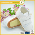 2016hot vente de chaussures de toile en plaine blanc en gros style nouveau style de bébé en caoutchouc chaussures nouveau style